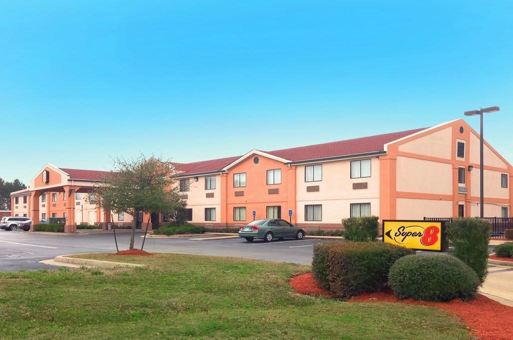 Super 8 By Wyndham Clinton Hotel Luaran gambar